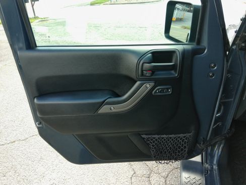 Used 2017 Jeep Wrangler Unlimited Sport S image 24