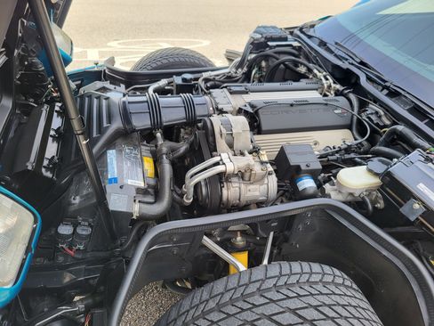 Used 1992 Chevrolet Corvette w/1LT image 11