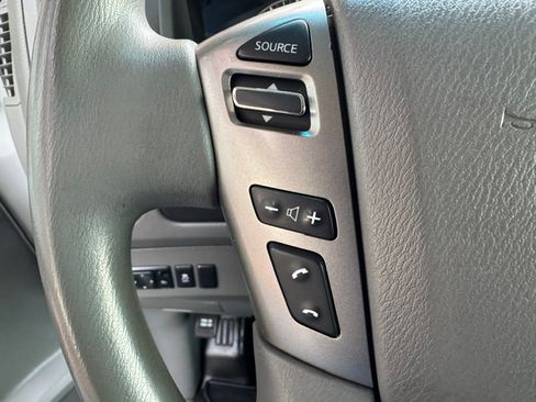 Used 2018 Nissan NV 3500 SV RWD image 10
