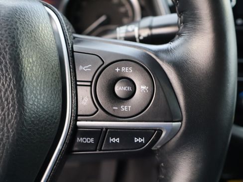 Used 2023 Toyota Camry XLE image 23