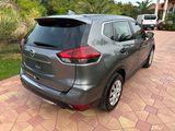 Used 2017 Nissan Rogue SV image 4