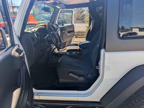 Used 2016 Jeep Wrangler Sport image 6