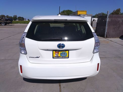 Used 2012 Toyota Prius V image 6