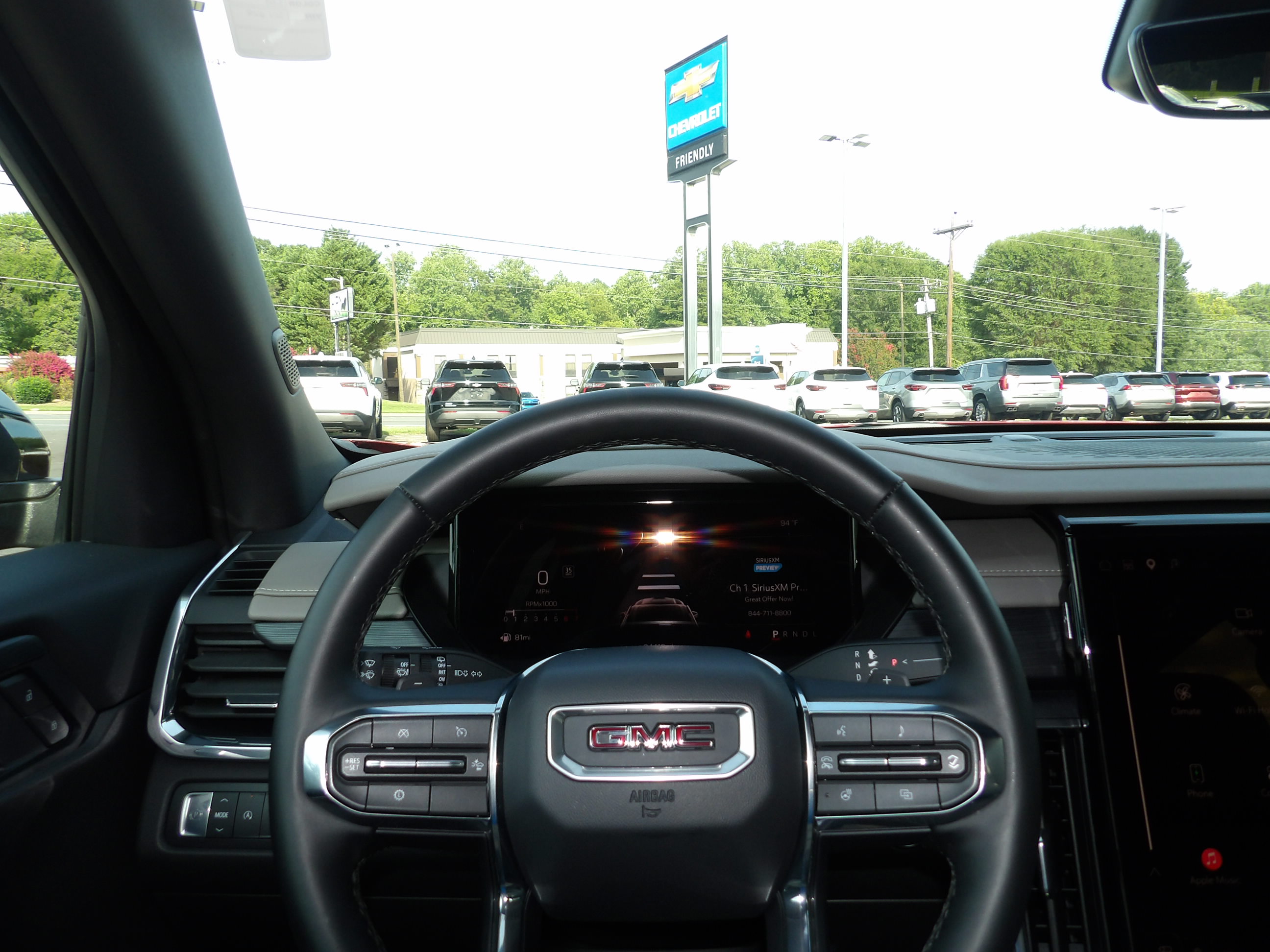 Used 2026 GMC Acadia FWD Elevation image 2