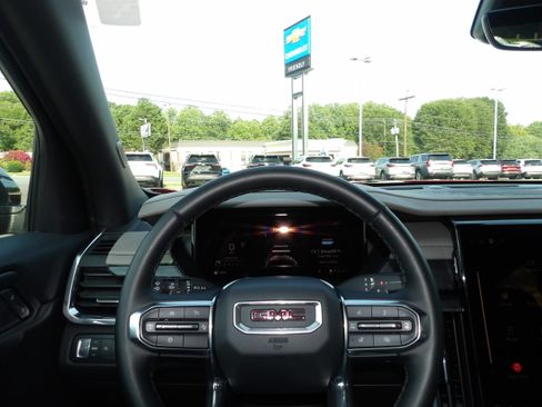 Used 2026 GMC Acadia FWD Elevation image 2
