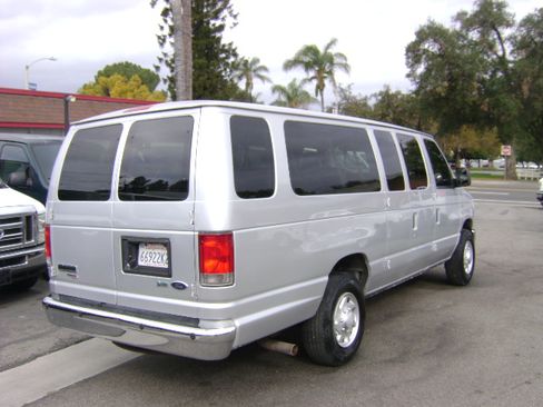 Used 2014 Ford E-350 and Econoline 350 XLT image 5