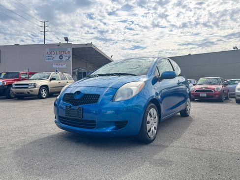 Used 2008 Toyota Yaris 2-Door Hatchback FWD image 2