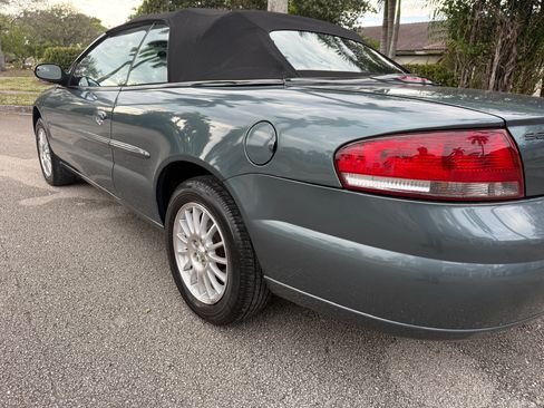 Used 2005 Chrysler Sebring Touring image 29