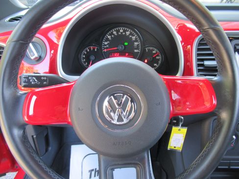 Used 2012 Volkswagen Beetle 2.5 Coupe FWD image 11