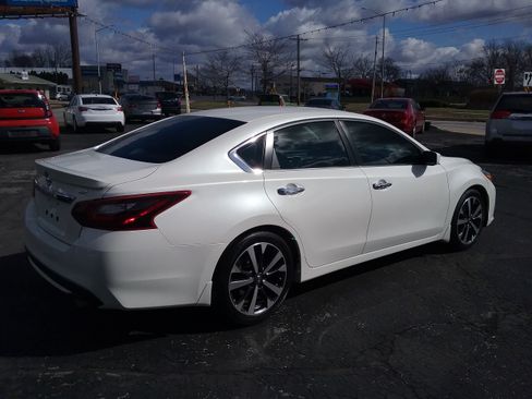Used 2017 Nissan Altima 2.5 SR image 9