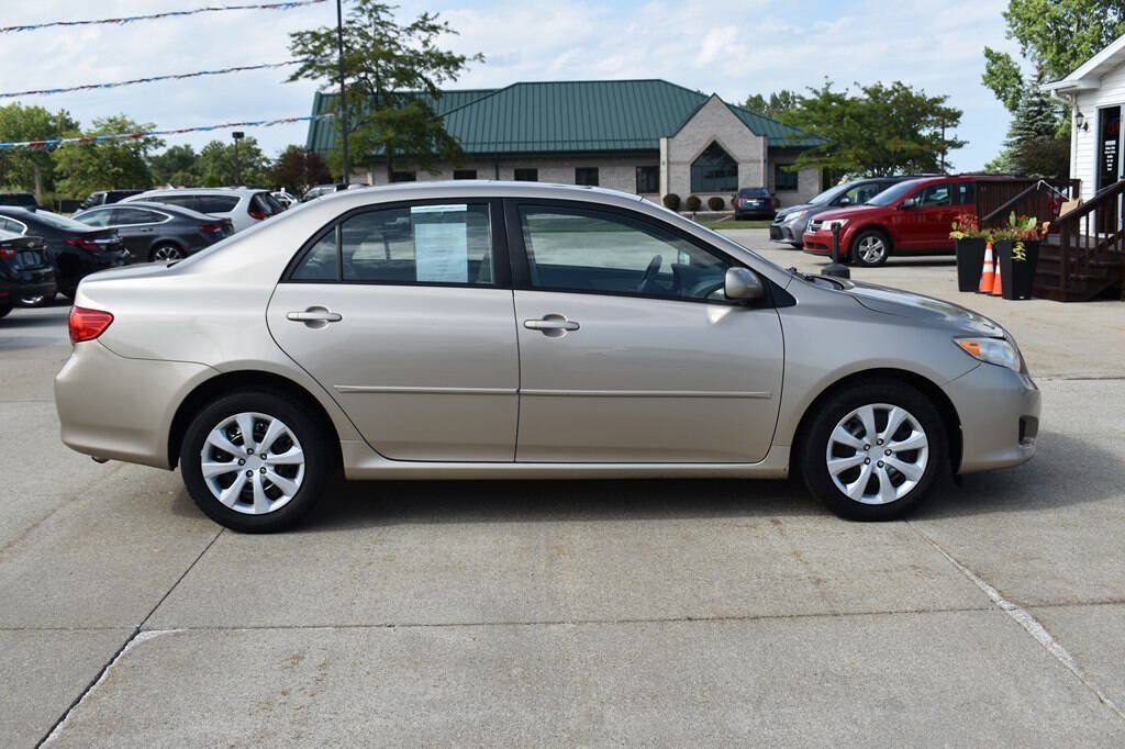 Used 2010 Toyota Corolla FWD image 2