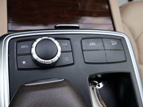 Used 2013 Mercedes-Benz GL 450 image 32