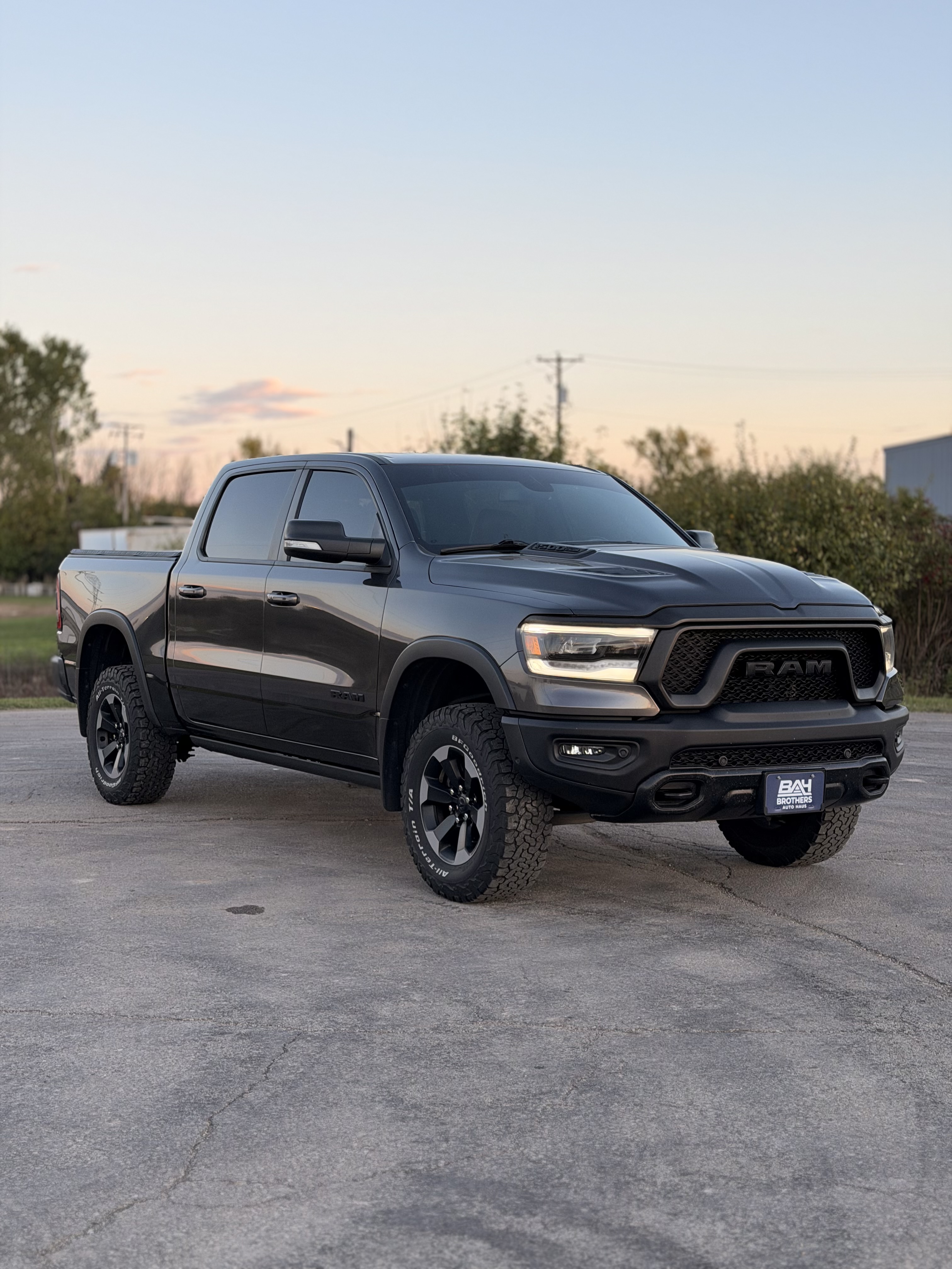 Used 2019 RAM 1500 4x4 Crew Cab Rebel image 3