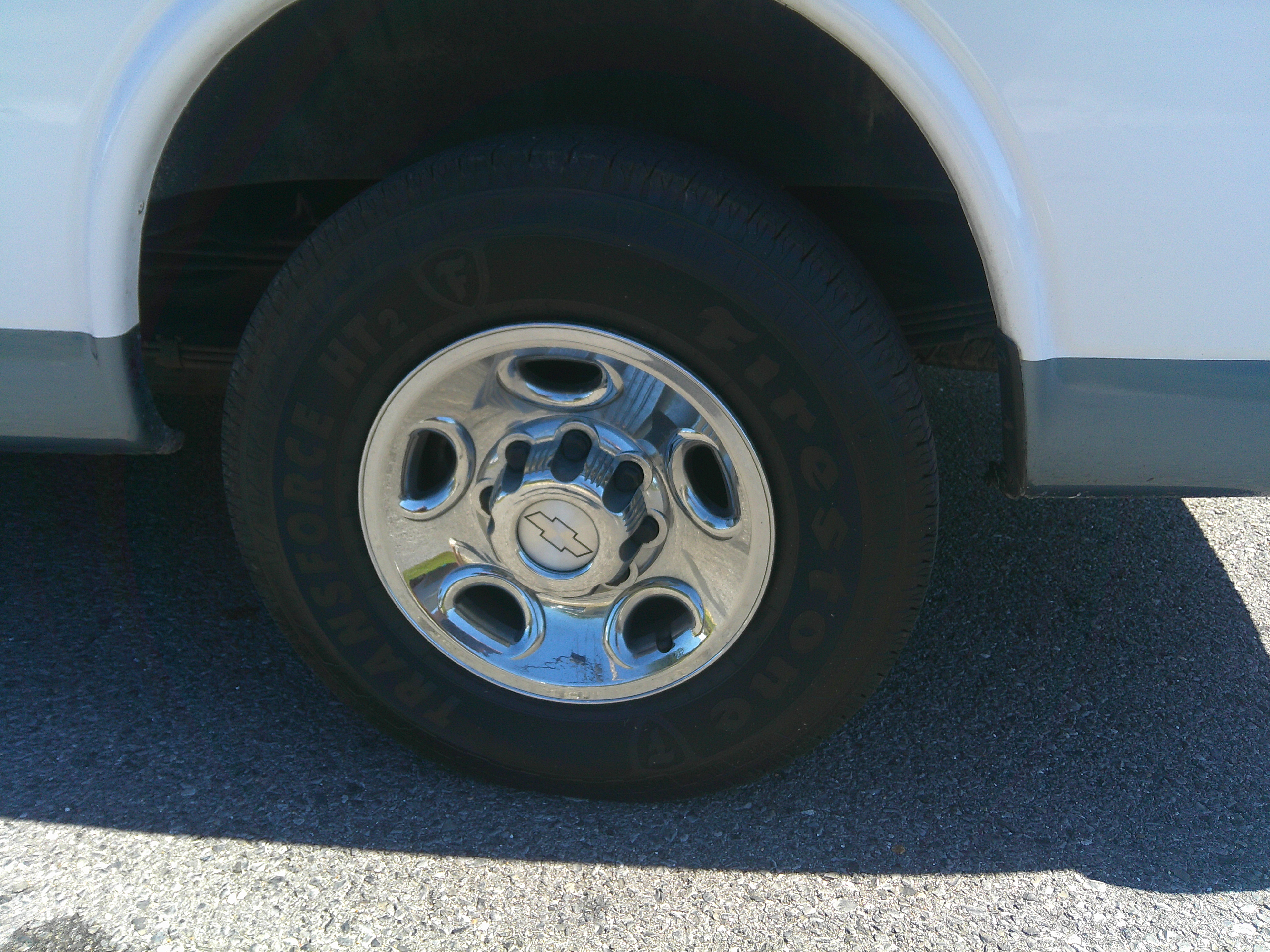 Used 2018 Chevrolet Express 2500 Extended RWD image 15