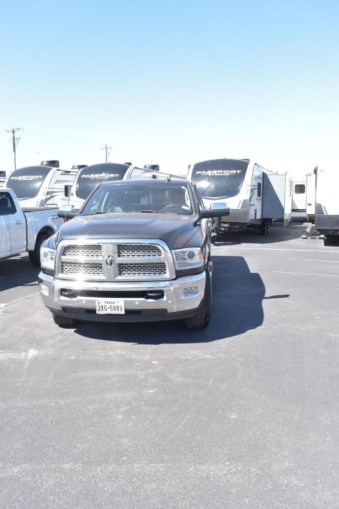 Used 2017 RAM 3500 Laramie RWD image 3