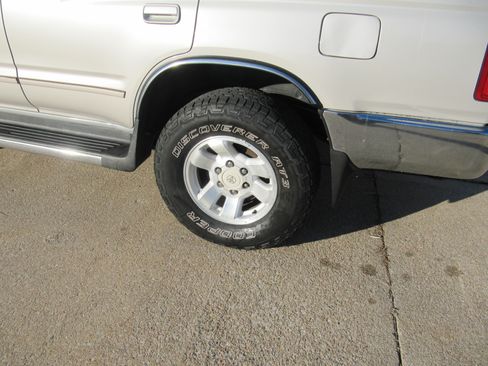 Used 1999 Toyota 4Runner SR5 Premium image 6