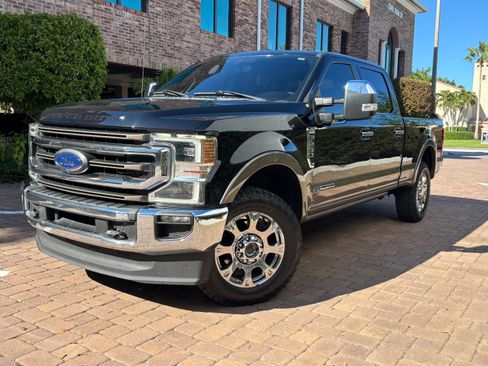 Used 2020 Ford F250 4x4 Crew Cab Super Duty image 2