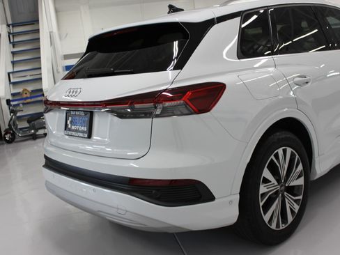 Used 2023 Audi Q4 e-tron Premium Plus image 7