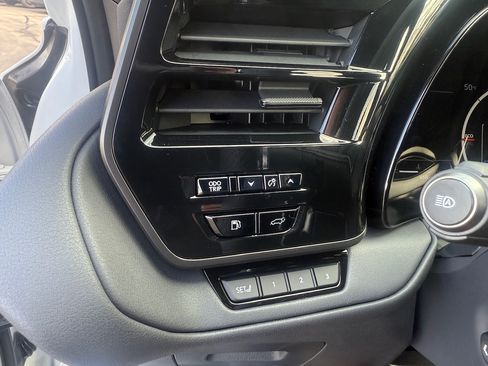 Used 2025 Lexus TX 500h image 21