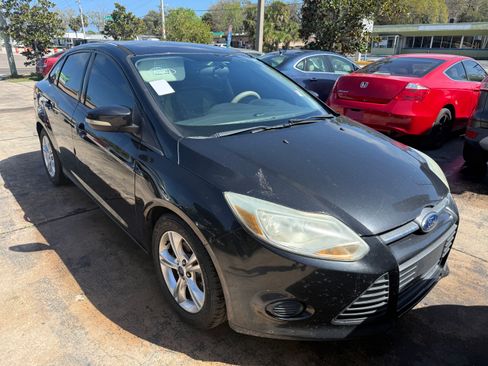 Used 2014 Ford Focus SE image 1