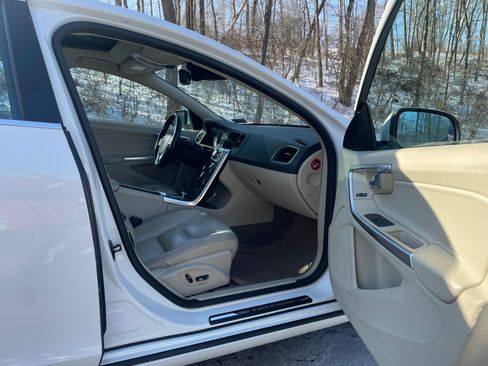 Used 2012 Volvo S60 T6 image 12