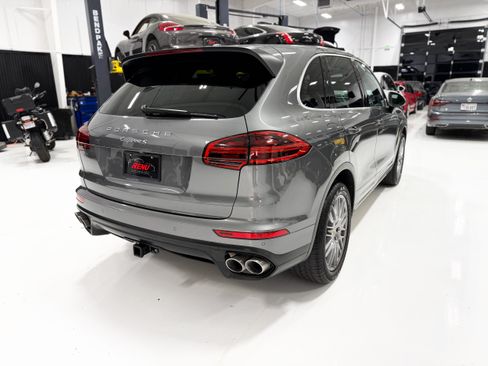 Used 2018 Porsche Cayenne S image 6