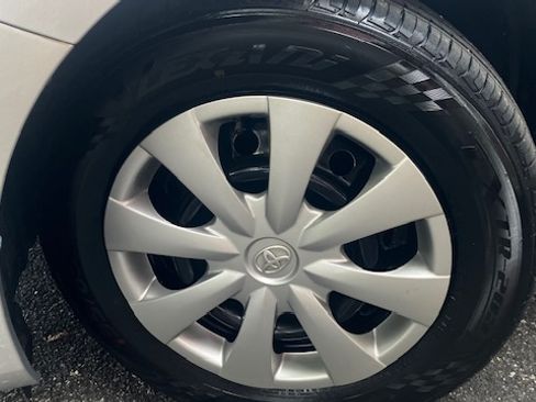 Used 2011 Toyota Corolla LE FWD image 12