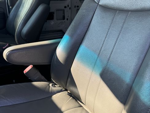 Used 2014 Chevrolet Express 2500 LT image 11