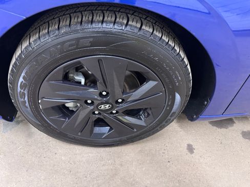 Used 2023 Hyundai Elantra SEL image 27