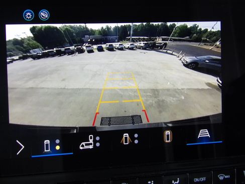 Used 2024 Chevrolet Brightdrop 600 AWD/4WD image 3