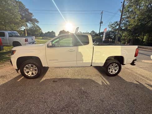 Used 2021 Chevrolet Colorado 2WD Extended Cab LT image 2