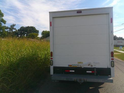 Used 2008 GMC Savana 3500 LS image 8