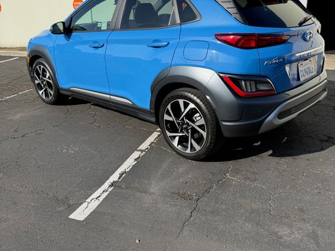 Used 2022 Hyundai Kona Limited image 4