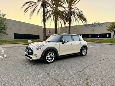 Used 2015 MINI Cooper S 4-Door Hardtop FWD image 1