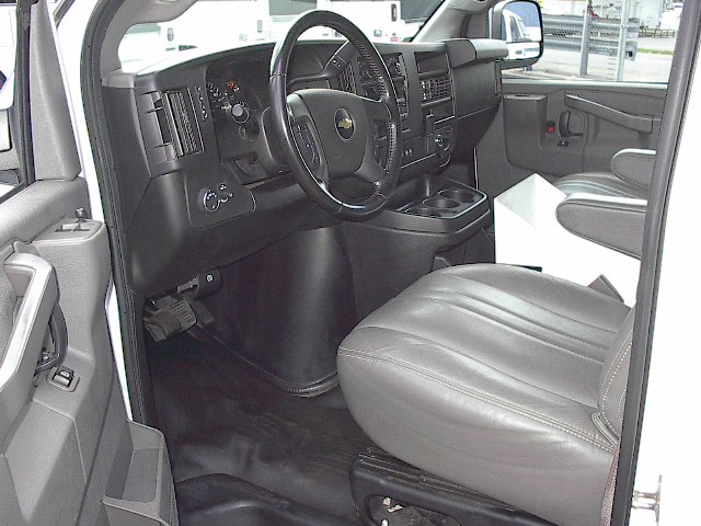 Used 2020 Chevrolet Express 3500 UNAVAIL RWD image 12