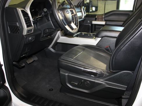 Used 2019 Ford F250 4x4 Crew Cab Super Duty image 16