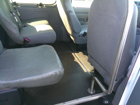 Used 2014 Ford E-150 and Econoline 150 Club Wagon image 20