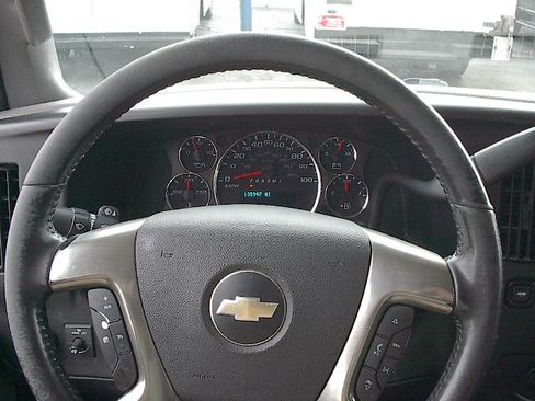 Used 2019 Chevrolet Express 3500 UNAVAIL RWD image 21