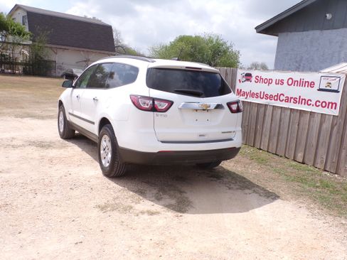 Used 2016 Chevrolet Traverse LS image 3