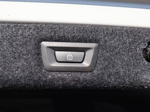 Used 2017 BMW 540i xDrive image 13