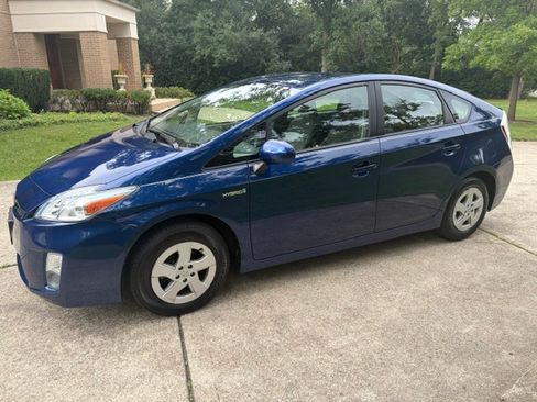 Used 2010 Toyota Prius II Hatchback 4D FWD image 2