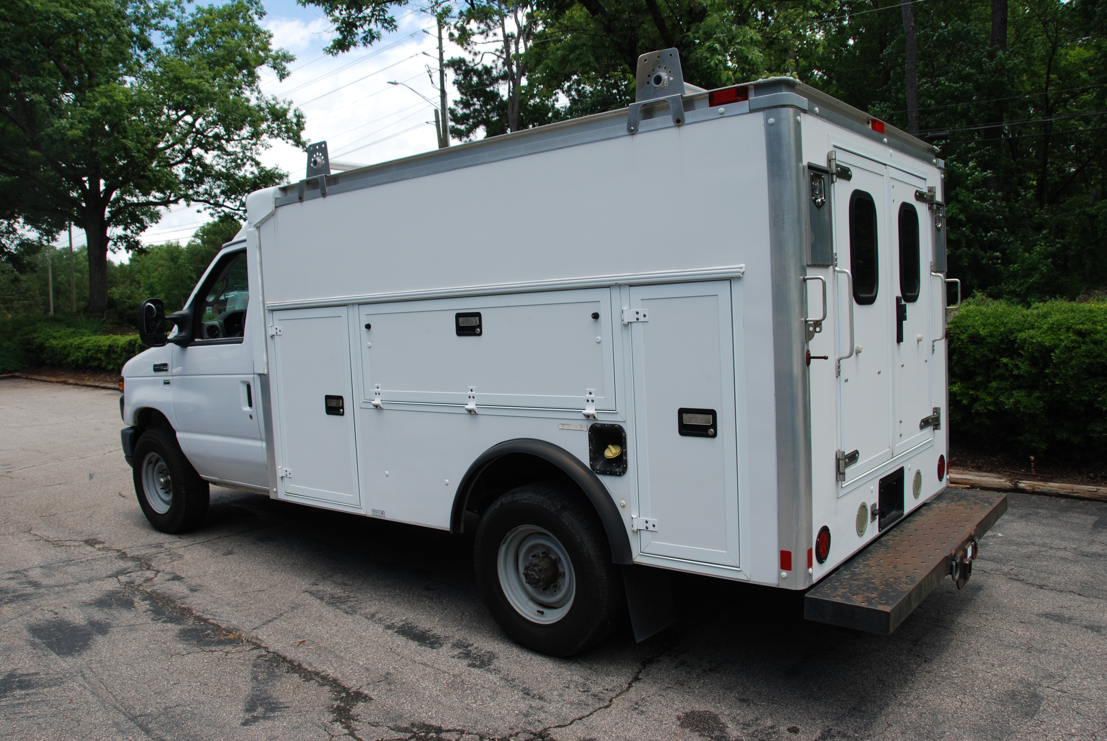 Used 2015 Ford E-350 and Econoline 350 Super Duty RWD image 8