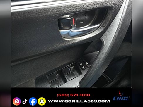 Used 2017 Toyota Corolla image 16