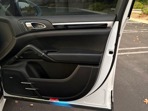 Used 2016 Porsche Cayenne image 14