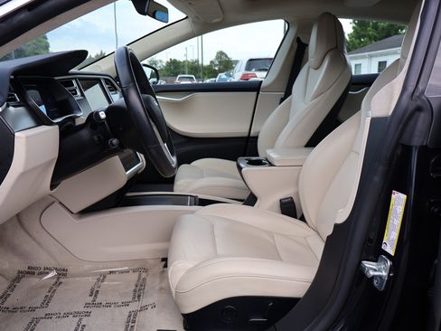 Used 2017 Tesla Model S 75D image 10
