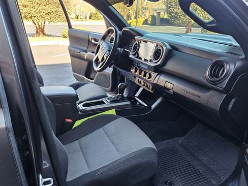 Used 2021 Toyota Tacoma image 15