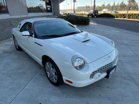 Used 2002 Ford Thunderbird image 11