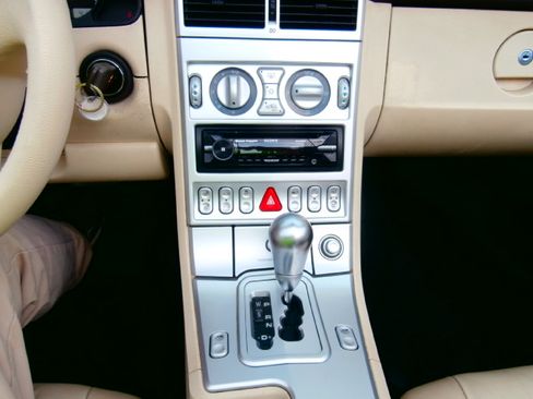Used 2005 Chrysler Crossfire Limited image 29