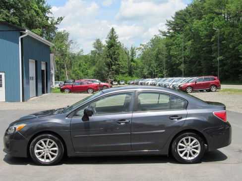 Used 2014 Subaru Impreza 2.0i Premium Sedan AWD/4WD image 3