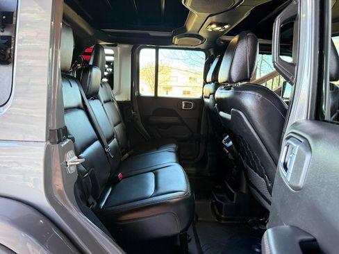 Used 2021 Jeep Wrangler Unlimited Rubicon 392 image 18